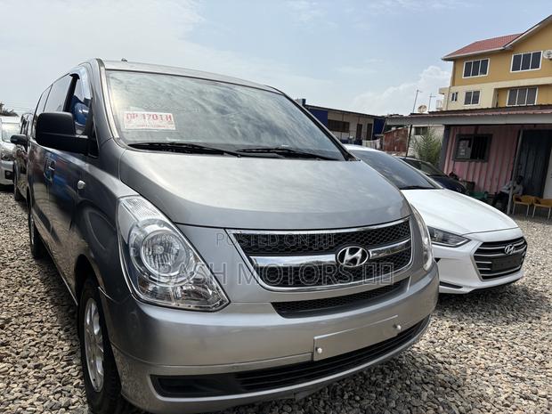 Hyundai Starex 2015 Grey
