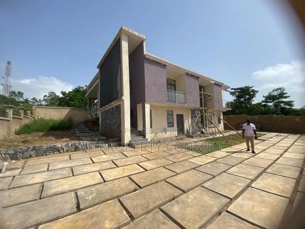 4bdrm House in Aburi for sale · Photo 3