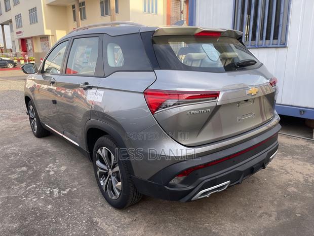 New Chevrolet Captiva 2024 Gray