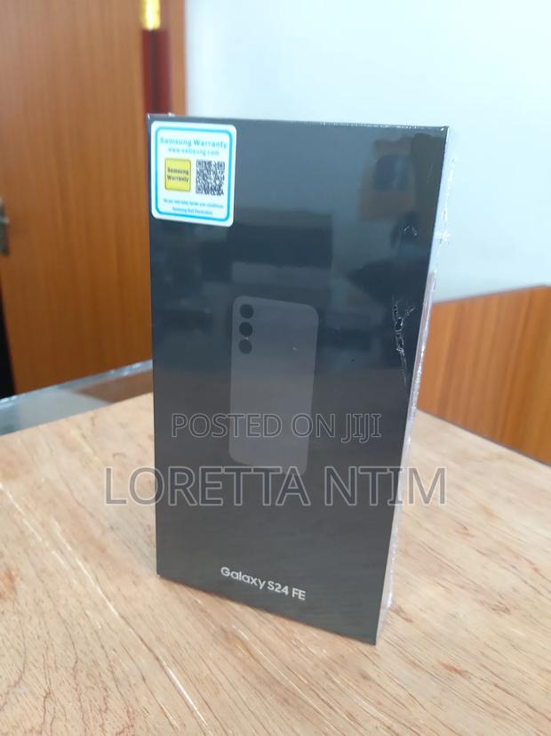 New Samsung Galaxy S24 FE 256 GB Black photo 2