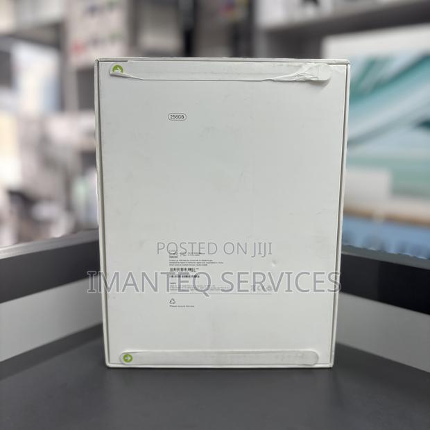 Apple iPad Air 13 (2024) 256 GB photo 2