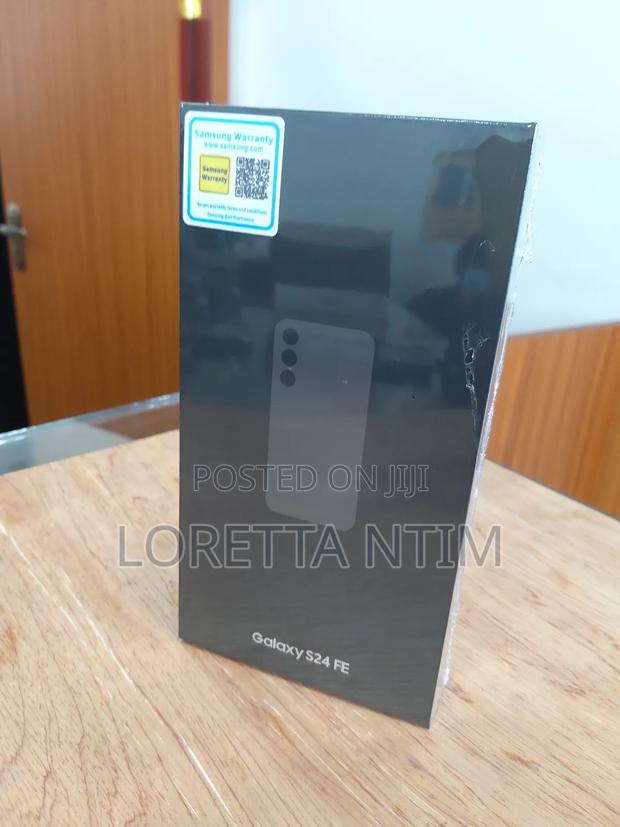 New Samsung Galaxy S24 FE 256 GB Black photo 3