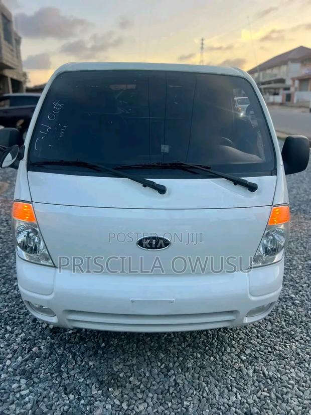 Kia Bongo 2012 White