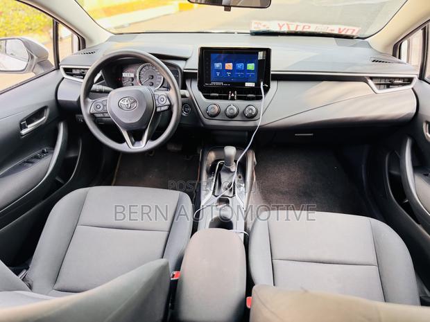 Toyota Corolla Hybrid LE 2025 White