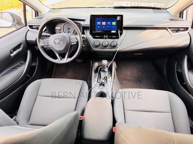 Toyota Corolla Hybrid LE 2025 White