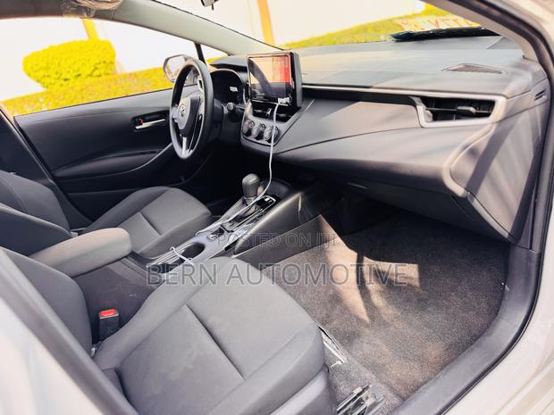 Toyota Corolla Hybrid LE 2025 White