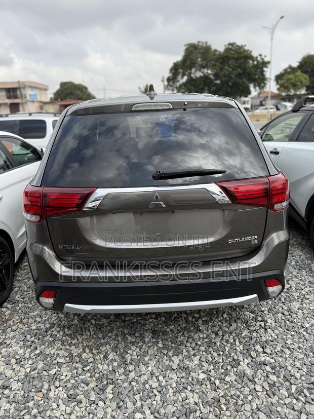 Mitsubishi Outlander SE AWC 2017 Green photo 10