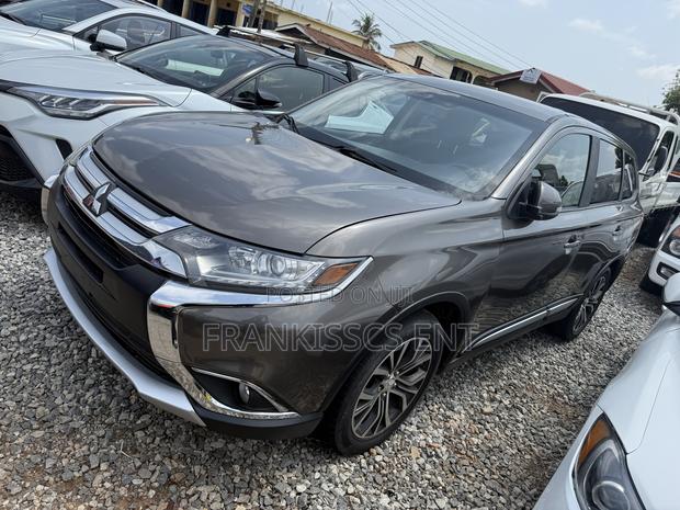 Mitsubishi Outlander SE AWC 2017 Green photo 11