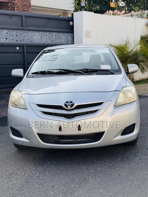 Toyota Belta 2009 Silver
