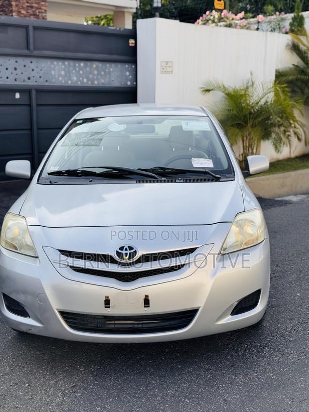 Toyota Belta 2009 Silver