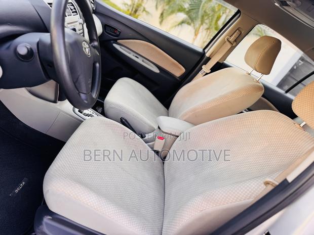 Toyota Belta 2009 Silver