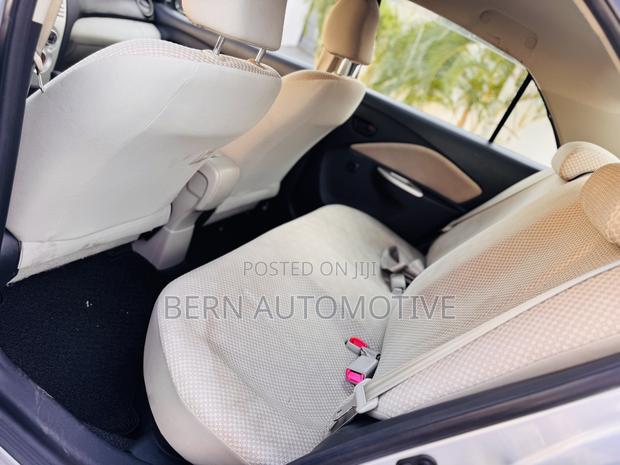 Toyota Belta 2009 Silver