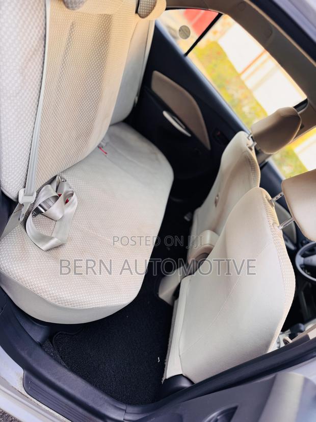 Toyota Belta 2009 Silver