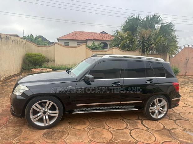 Mercedes-Benz GLK-Class 350 4MATIC 2011 Black photo 10