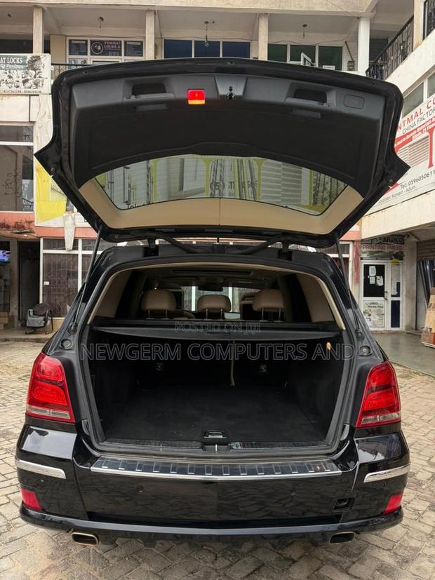 Mercedes-Benz GLK-Class 350 4MATIC 2011 Black photo 11