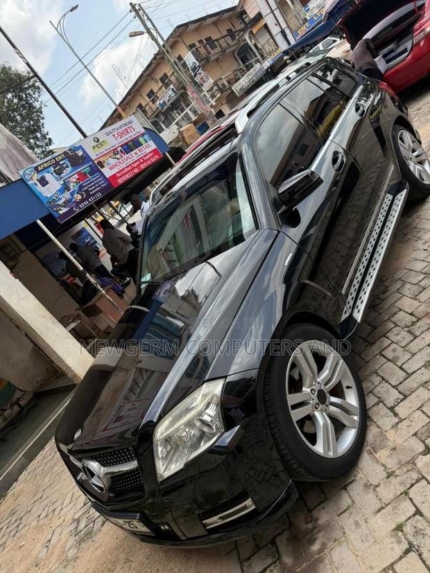 Mercedes-Benz GLK-Class 350 4MATIC 2011 Black photo 3