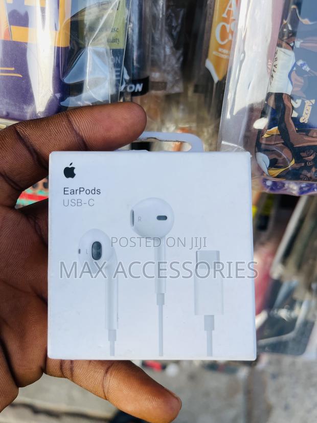 Type C Earpiece · Photo 2