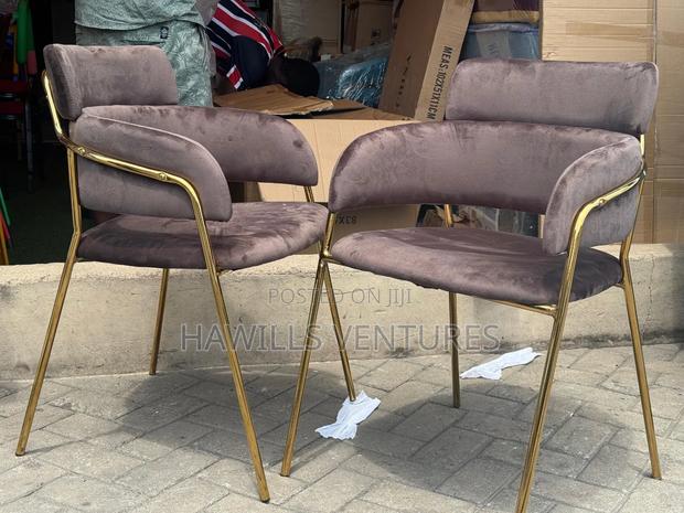Mid Century Chair (Pair) · Photo 2