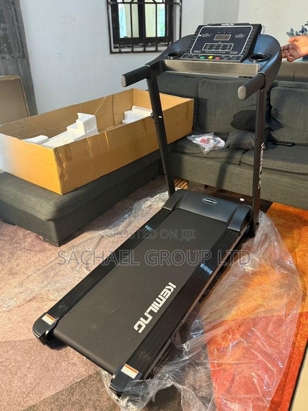 Fitness M7 Treadmill · Photo 3