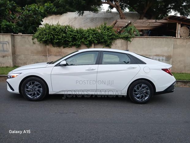 Hyundai Elantra SE IVT 2025 White