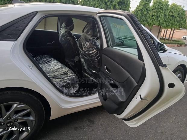 Hyundai Elantra SE IVT 2025 White