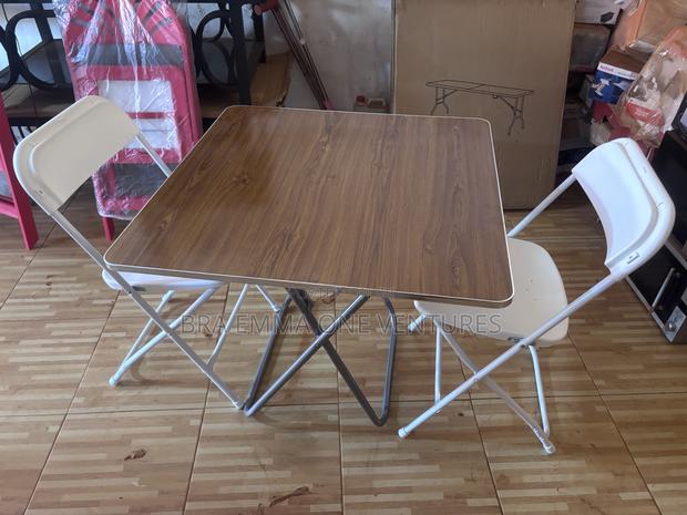 Wooden Foldable Table With 2 Folding Chairs · Photo 3