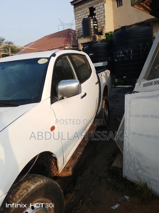 Mitsubishi L200 Club Cab 2.5 136hp 4WD 2007 White photo 3