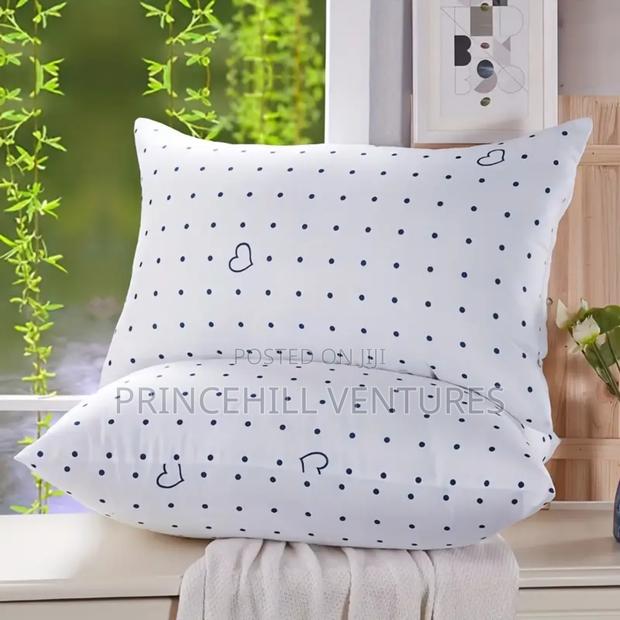Pair of Bed Pillows - Large Size · Photo 2