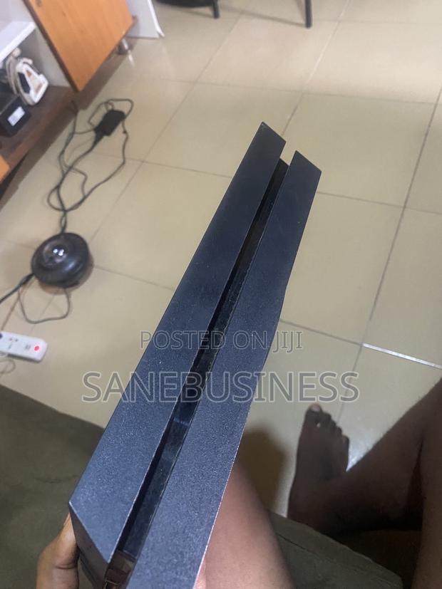 Ps4 Standard 1tb With 5 Games photo 3