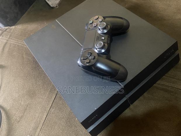 Ps4 Standard 1tb With 5 Games photo 2
