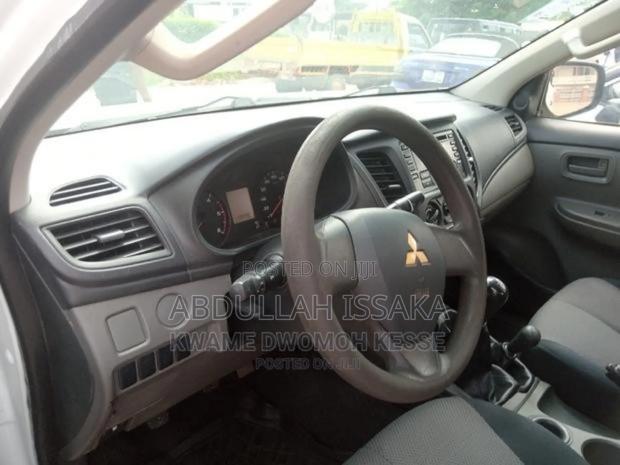 Mitsubishi L200 Club Cab 2.5 136hp 4WD 2007 White photo 5