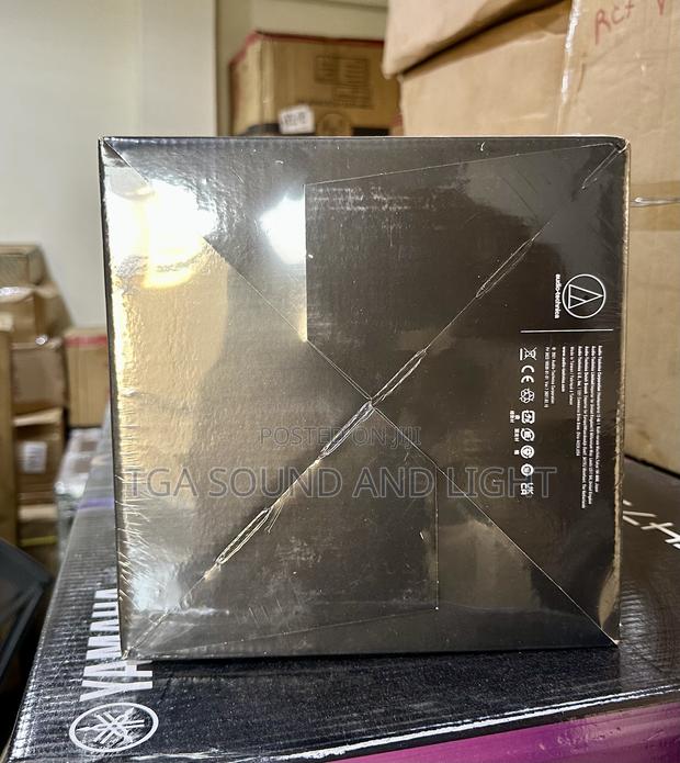 Audio Technica At2035 Large Diaphragm Condenser Microphone photo 2