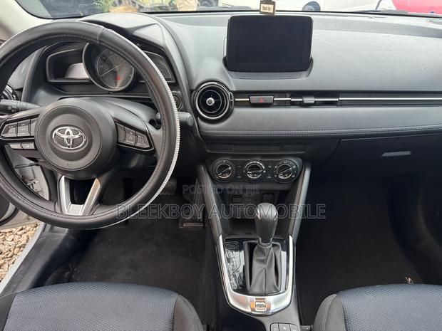 Toyota Yaris iA 1.5 FWD 2019 White photo 8