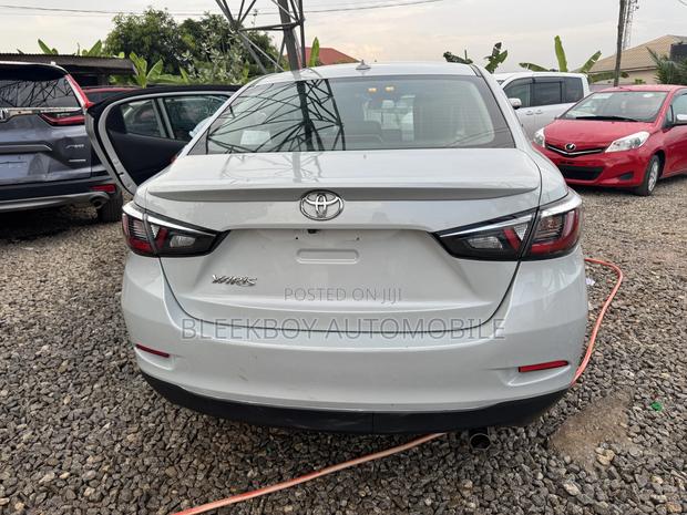 Toyota Yaris iA 1.5 FWD 2019 White photo 3