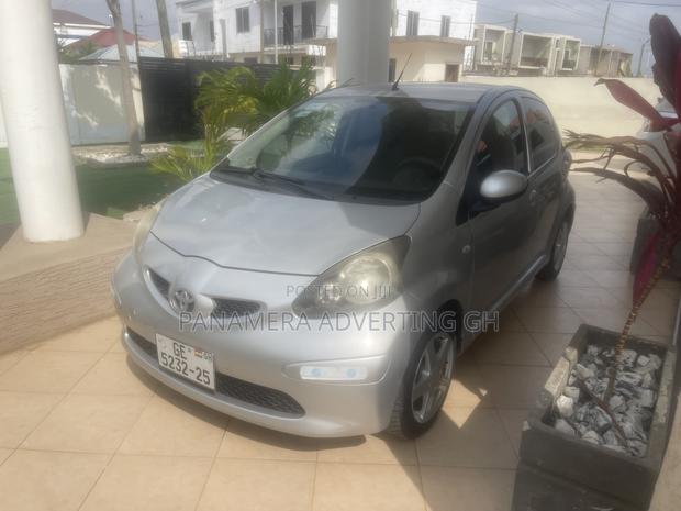 Toyota Aygo 1.0 5-Door 2012 Gray