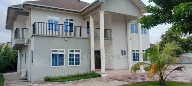 4bdrm House in Teshie for sale · Photo 3