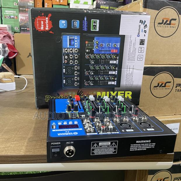 Yamaha F4 4-Channel Mixer photo 2