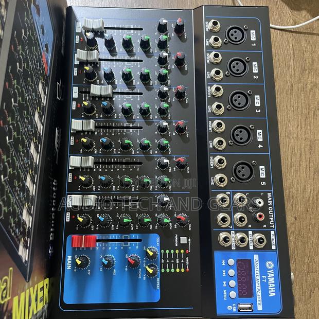 Yamaha F7 7-Channel Mixer photo 2