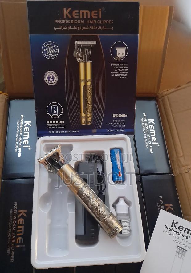 Kemei 1974 C Rechargeable Shaver · Photo 2