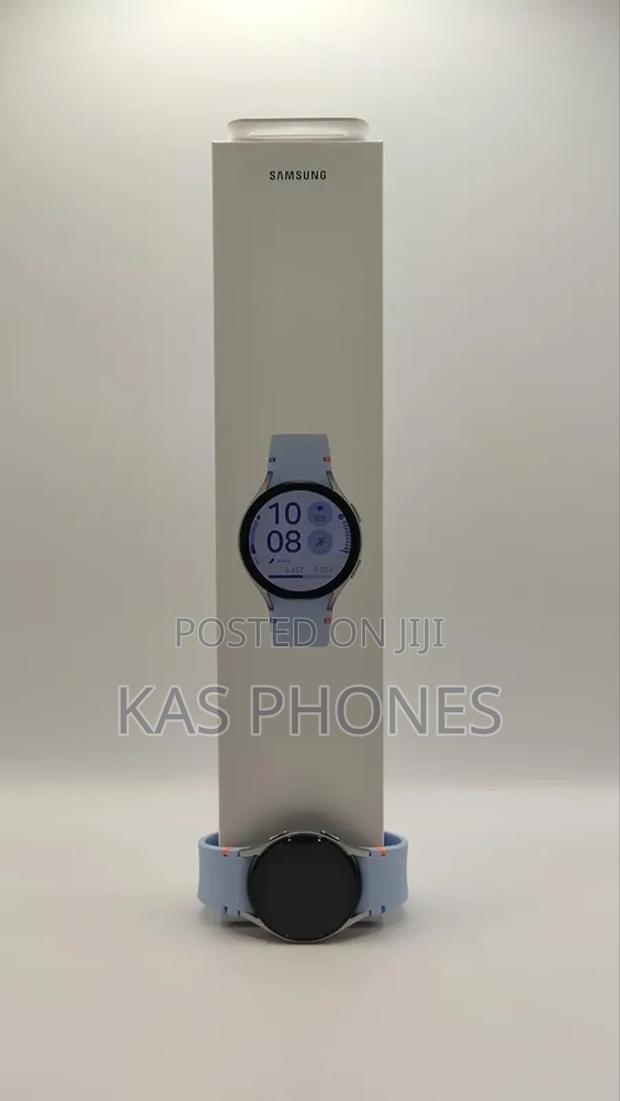 Samsung Galaxy Watch Fe photo 2