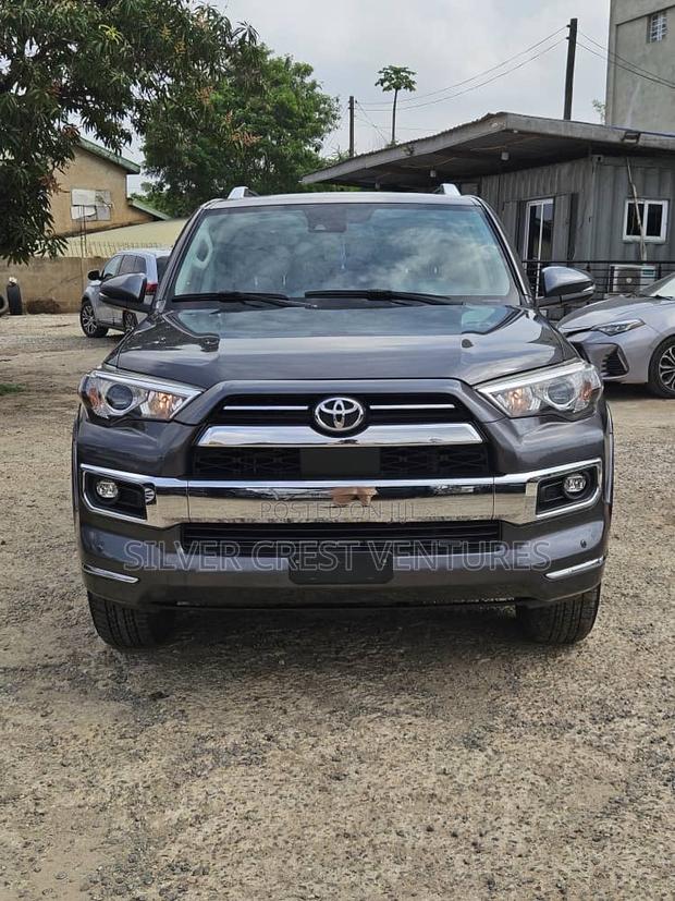 Toyota 4-Runner Limited 2022 Gray