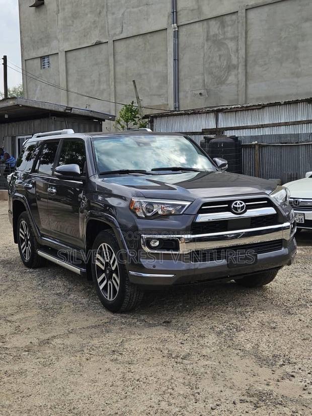 Toyota 4-Runner Limited 2022 Gray