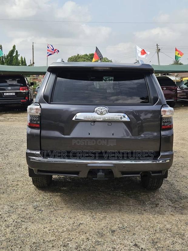 Toyota 4-Runner Limited 2022 Gray