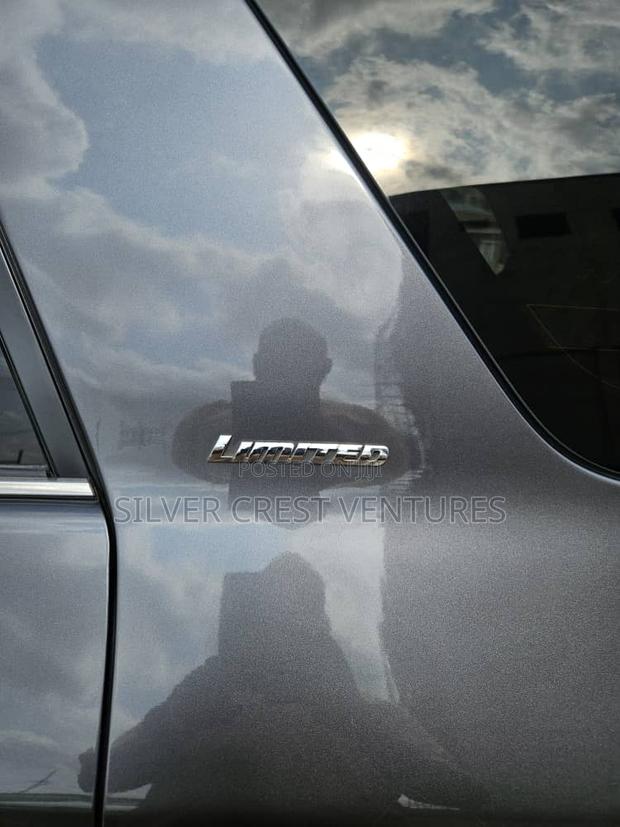 Toyota 4-Runner Limited 2022 Gray