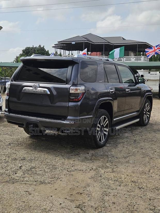 Toyota 4-Runner Limited 2022 Gray