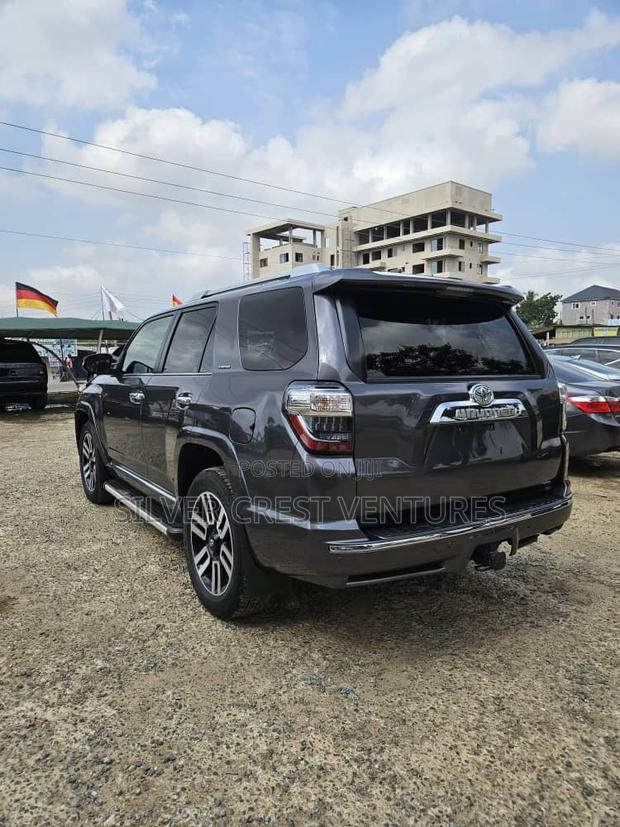 Toyota 4-Runner Limited 2022 Gray