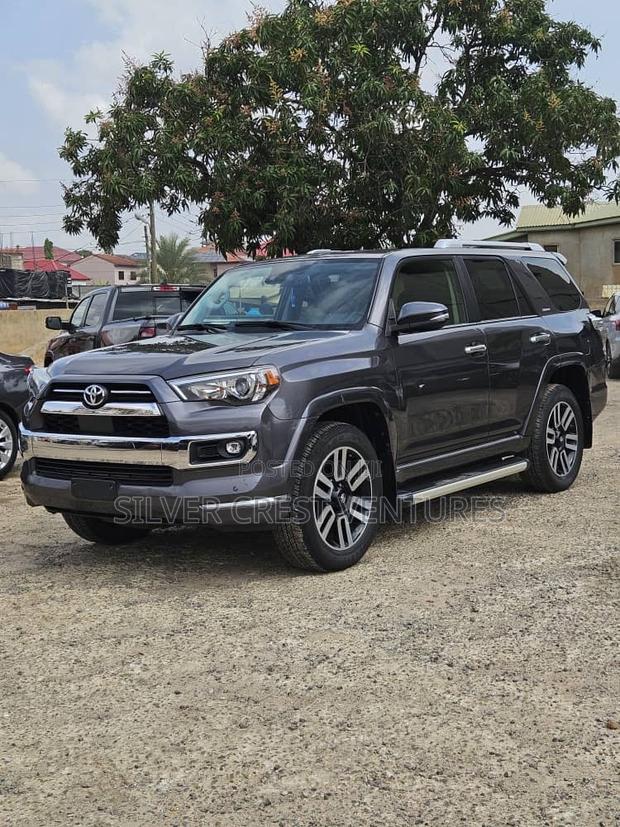 Toyota 4-Runner Limited 2022 Gray