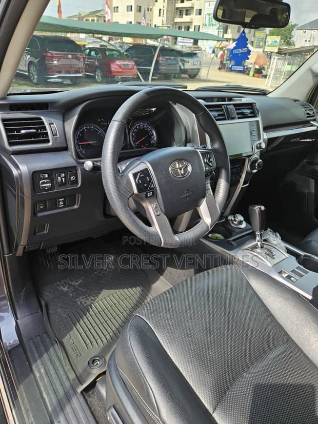 Toyota 4-Runner Limited 2022 Gray