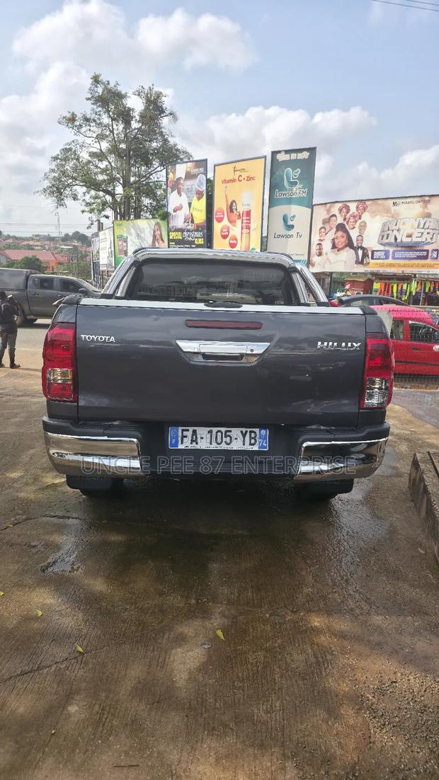 Toyota Hilux Revo Double Cab Deisel 2.8 AWD 2019 Gray