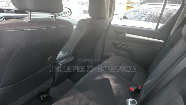 Toyota Hilux Revo Double Cab Deisel 2.8 AWD 2019 Gray photo 6